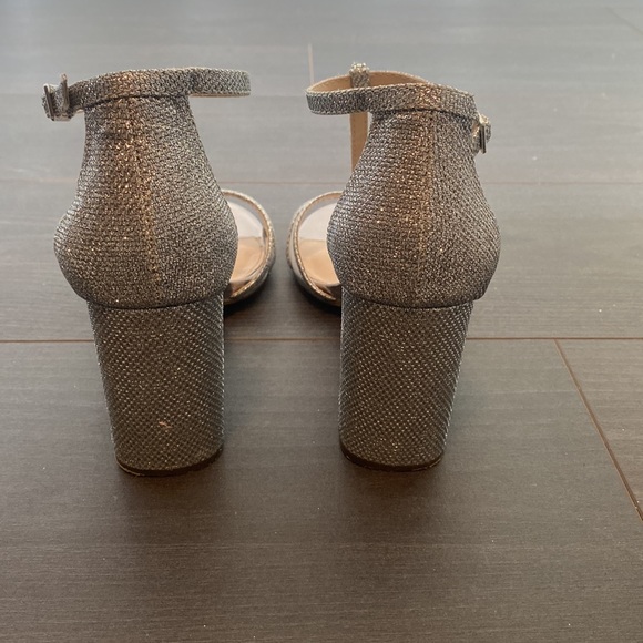 High Heels - Picture 3 of 4